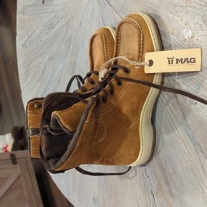 NWT Mag Tan zippered and tie Suede Boots